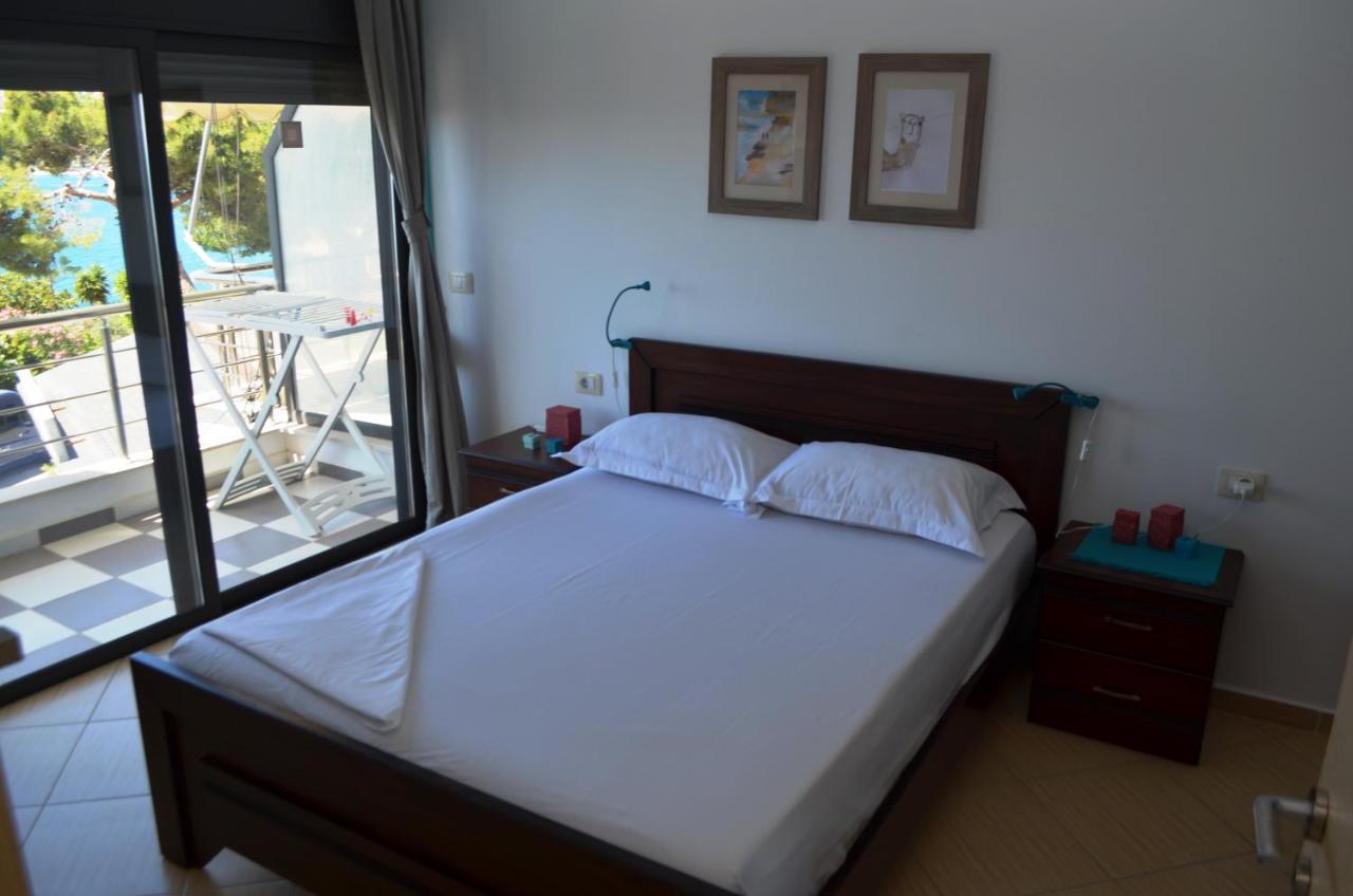 Paul Apartments Sarande Bagian luar foto