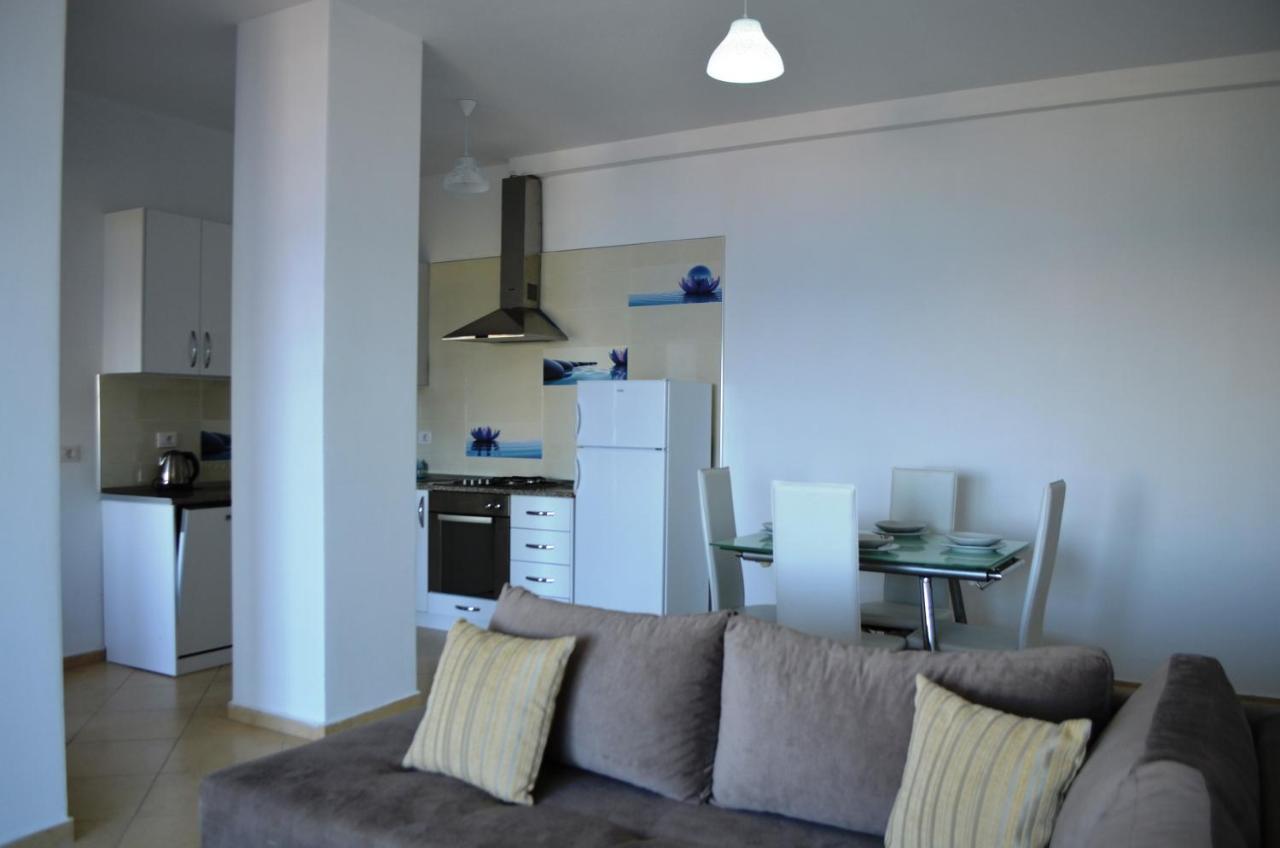 Paul Apartments Sarande Bagian luar foto