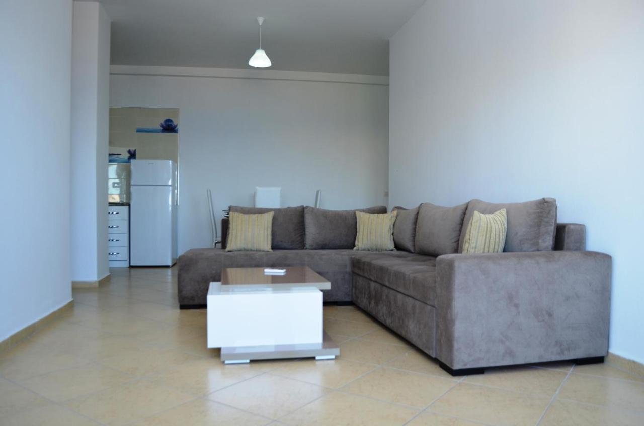 Paul Apartments Sarande Bagian luar foto