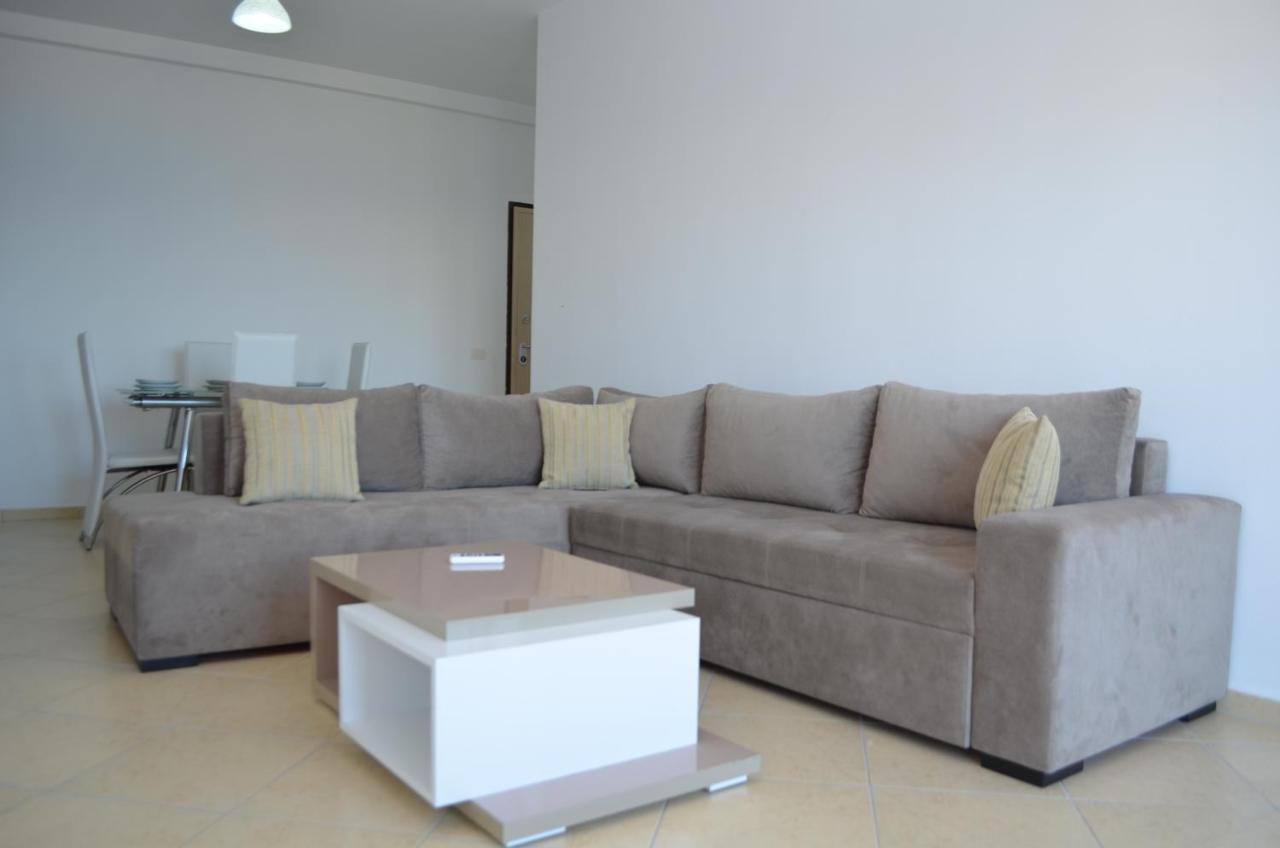 Paul Apartments Sarande Bagian luar foto